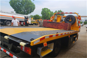 芝罘区附近拖车电话号码服务